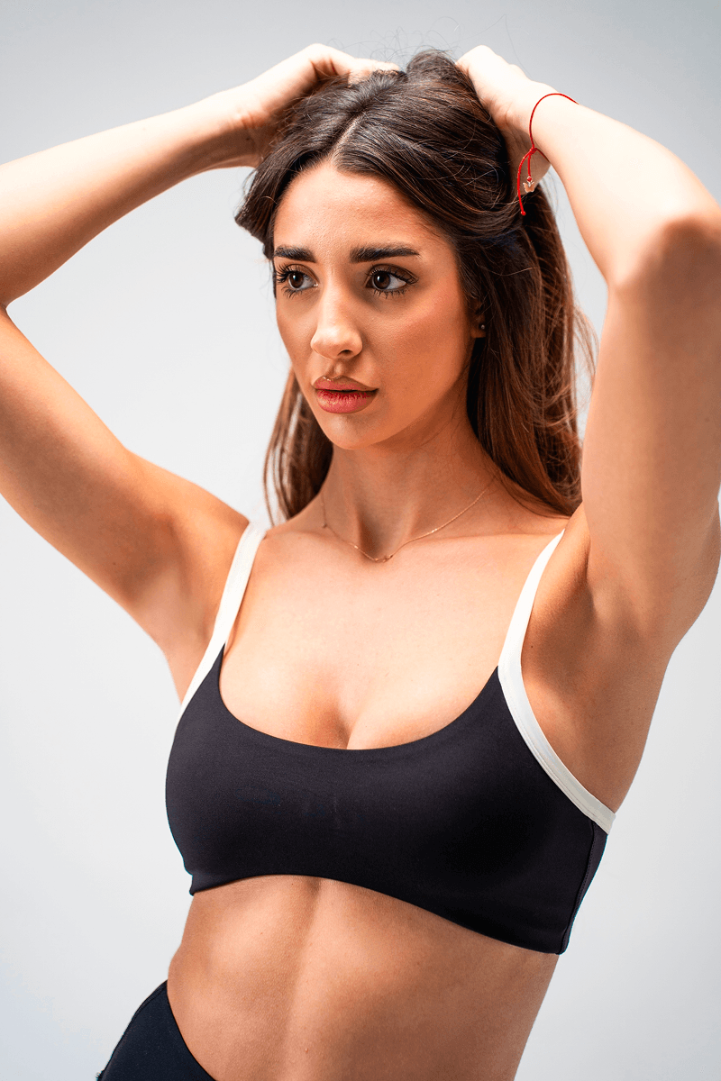 Crni sportski top za trening KlaraLinee kolekcija